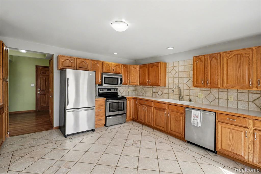 6522 BENNETT LAKE Road, Fenton, MI 48430 — Photo 6