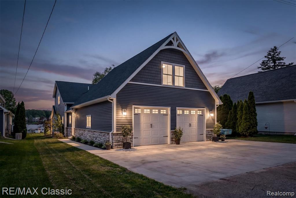 5657 Mabley Hill Road, Fenton, MI 48430 — front exterior