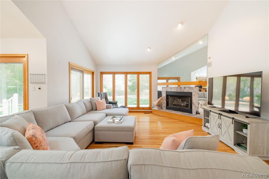 29462 East River Road, Grosse Ile, MI 48138 — Photo 14
