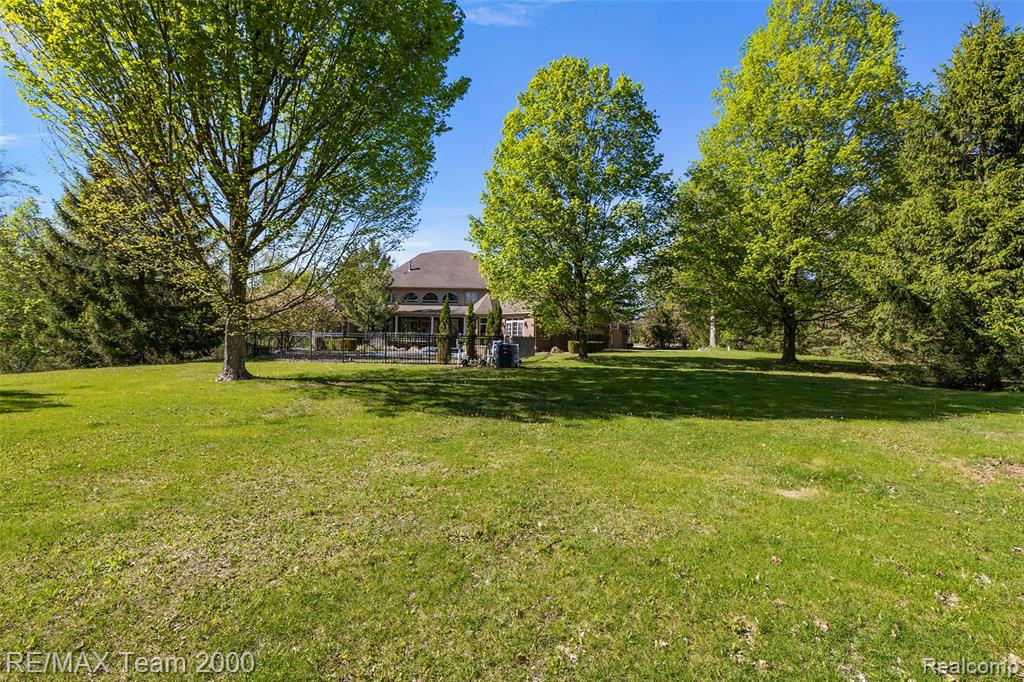 630 Sheldon Court, Rochester, MI 48306 — Photo 5