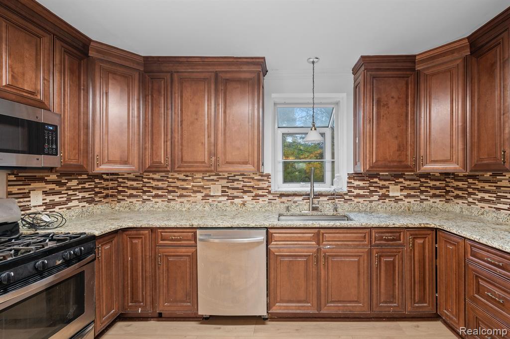 6551 Mayburn Street, Dearborn Heights, MI 48127 — Photo 19