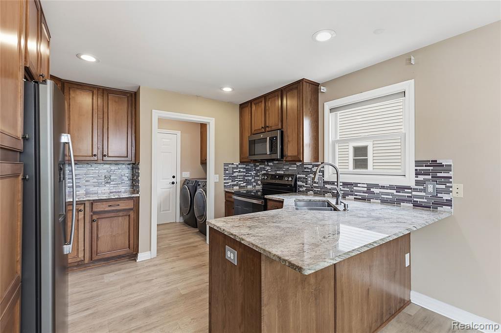 1171 Creekside Court, Burton, MI 48509 — Photo 11