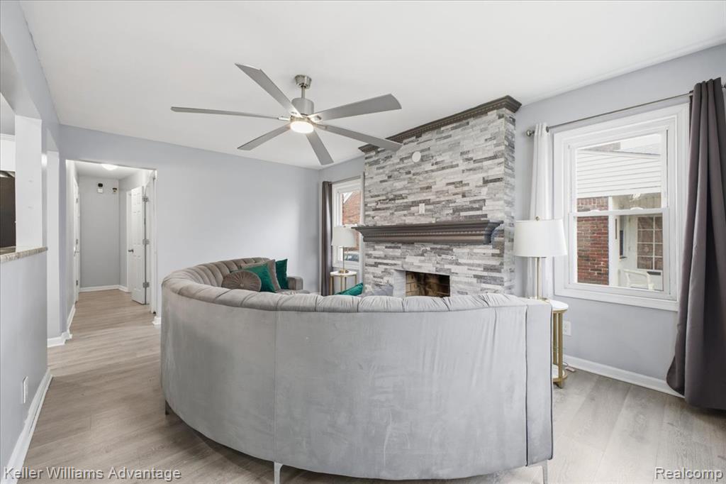 2145 Vernier Road, Grosse Pointe Woods, MI 48236 — Photo 6
