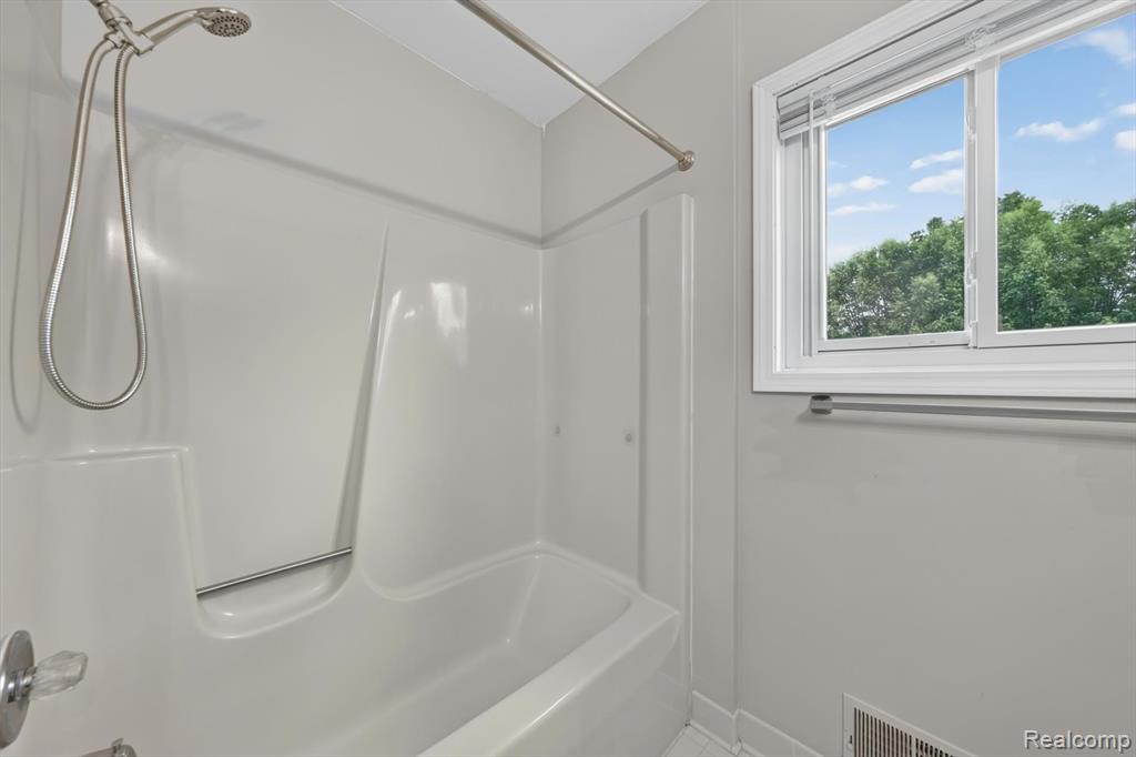 9664 Alger Drive, Brighton, MI 48114 — Photo 39