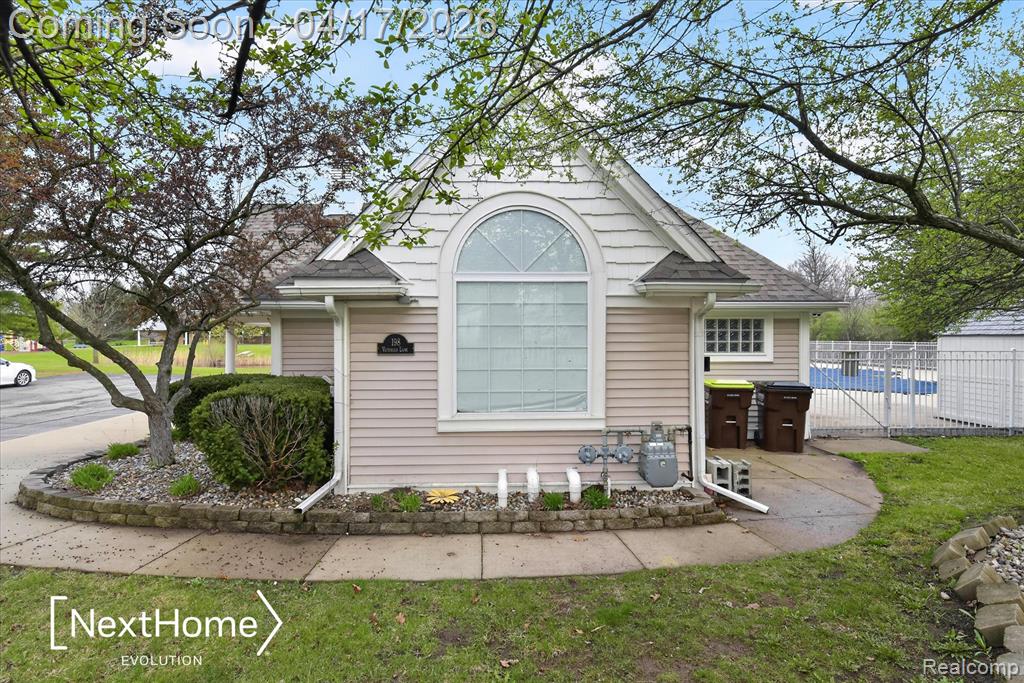 321 Oxford Court, Belleville, MI 48111 — Photo 54