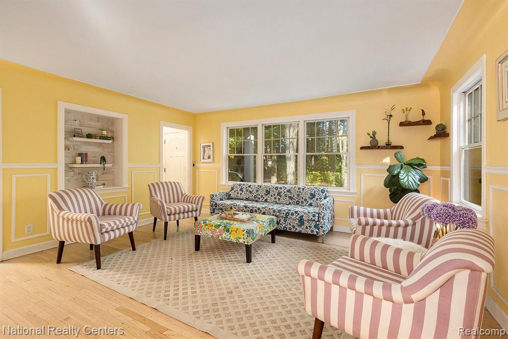 15421 ROBINWOOD Drive, Plymouth, MI 48170 — Photo 6