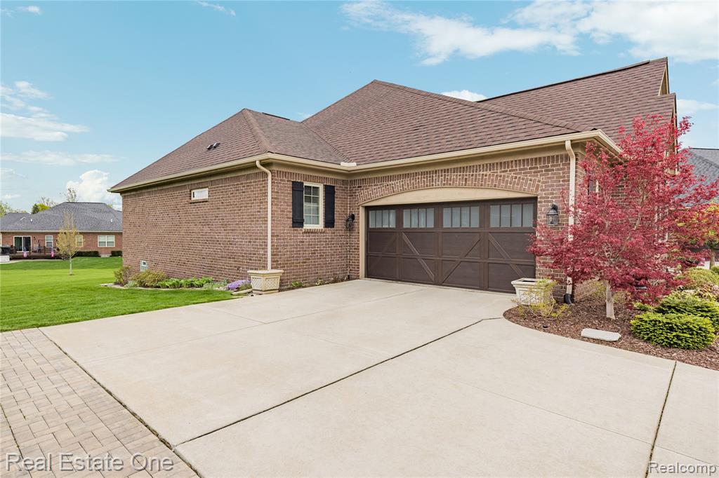 49031 Honey Tree Court Court, Northville, MI 48168 — Photo 3