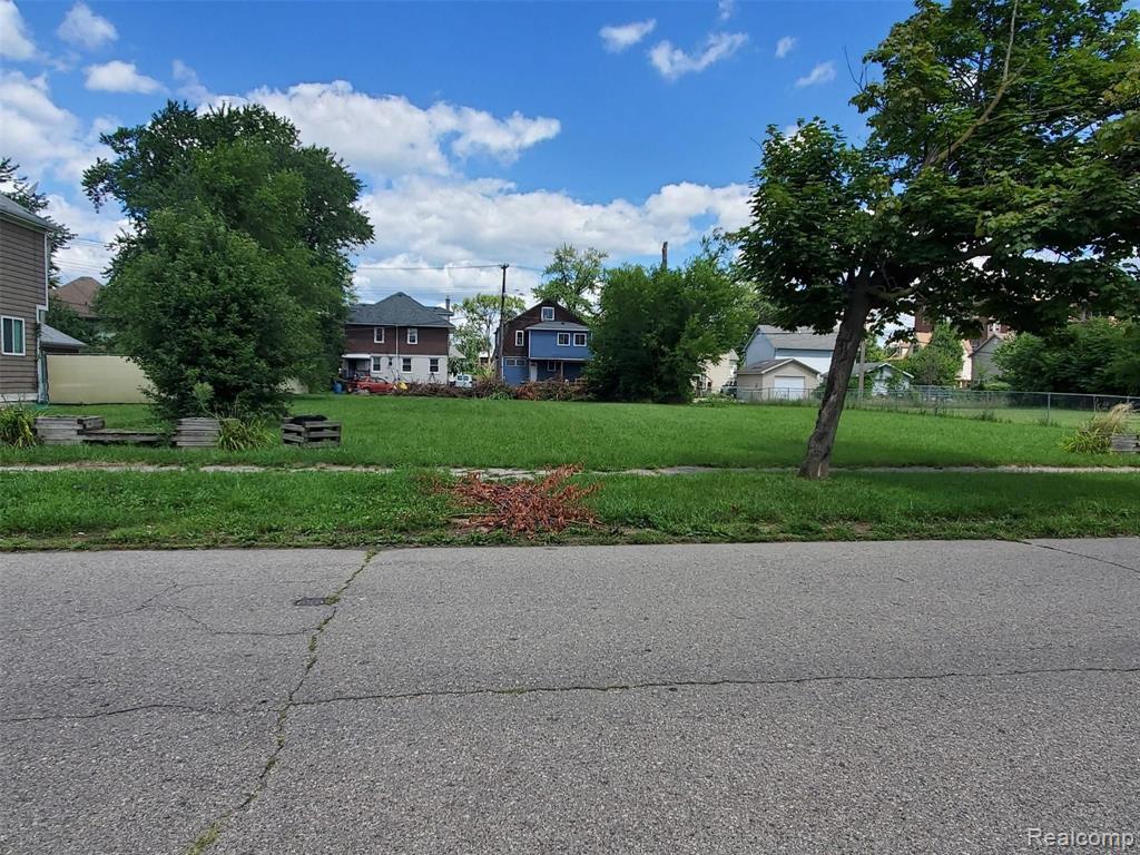 690 W PHILADELPHIA Street, Detroit, MI 48202 — Photo 2