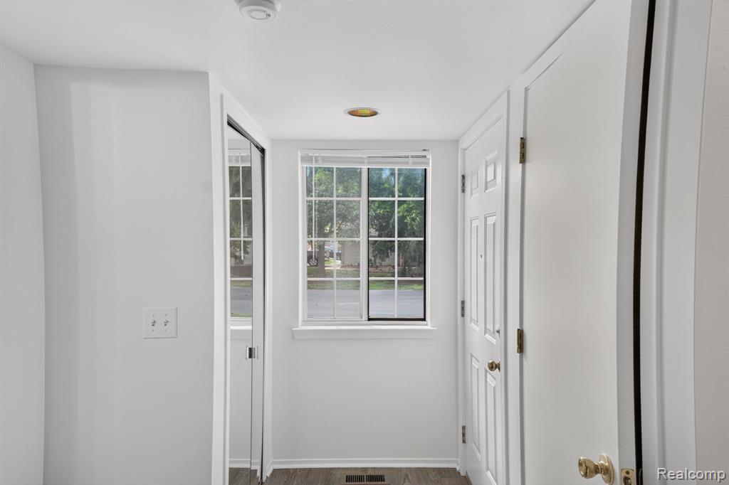 6384 Hunter Pointe Street, Westland, MI — Photo 13