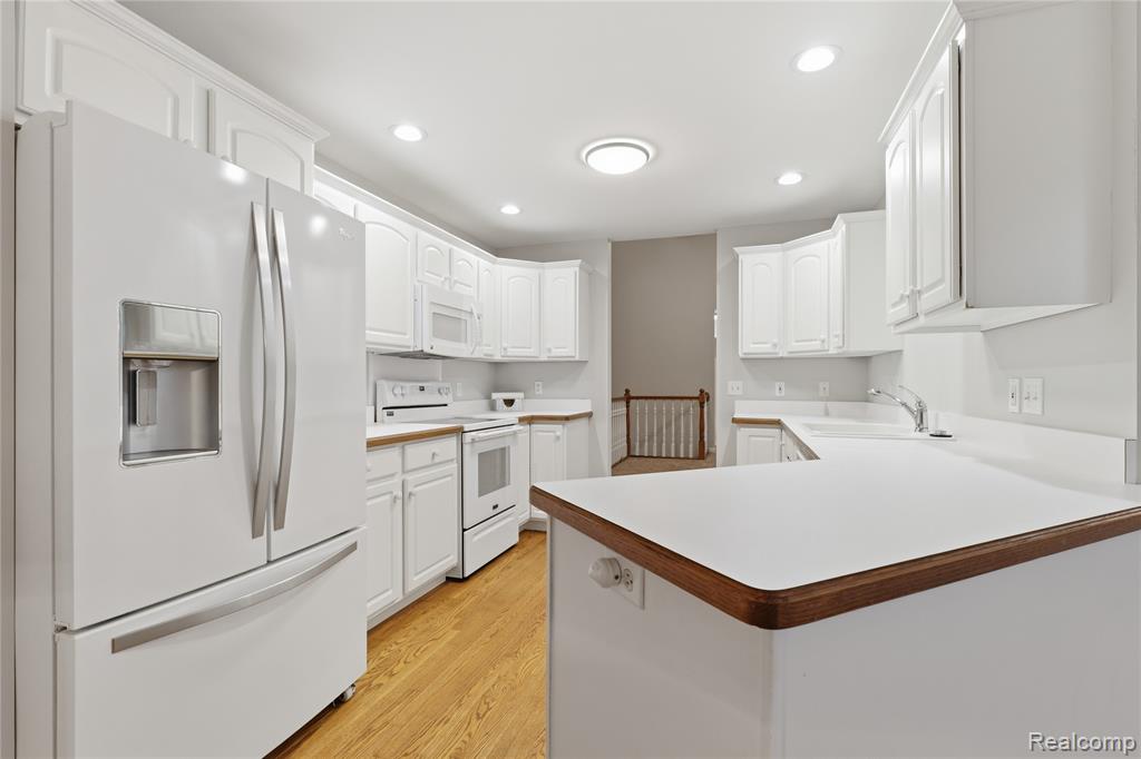 8091 Prestonwood Court, Flushing, MI 48433 — Photo 14