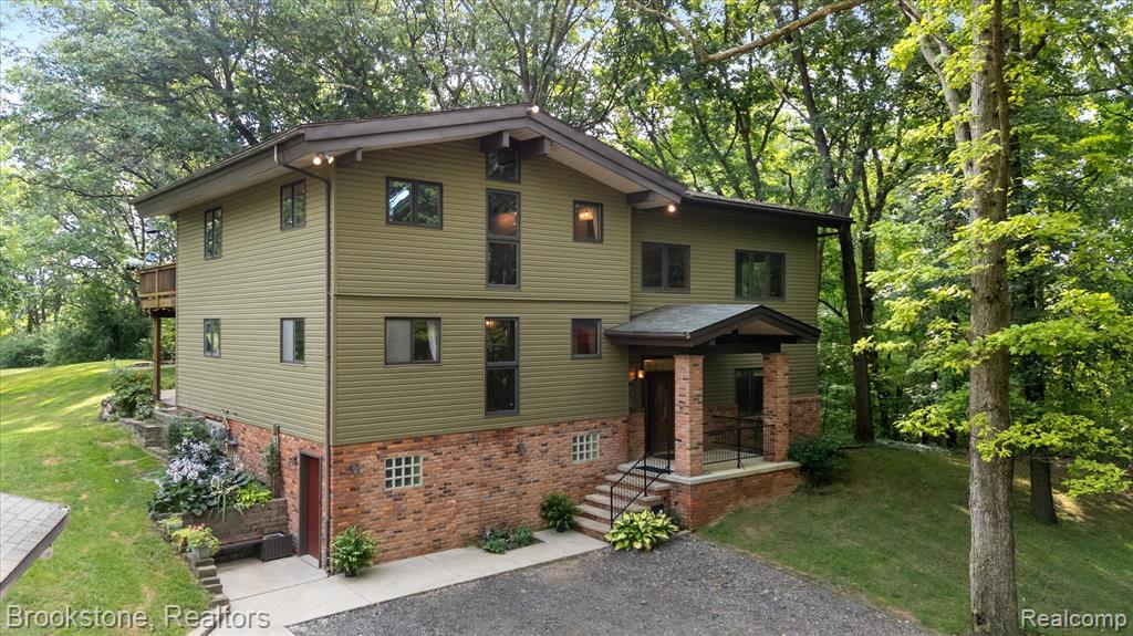 5142 Marvin Road, Clarkston, MI — front exterior