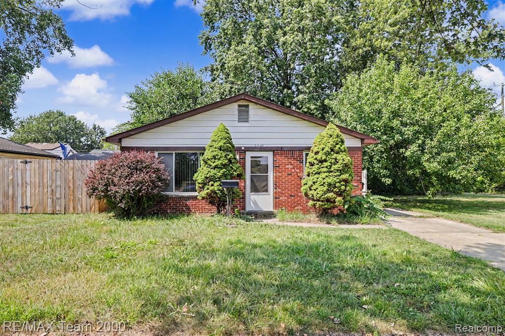 5846 WESTLAKE Street, Taylor, MI 48180