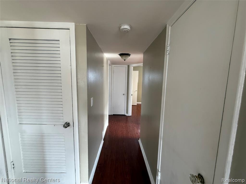 5669 KATHERINE Street, Dearborn Heights, MI 48125 — Photo 8