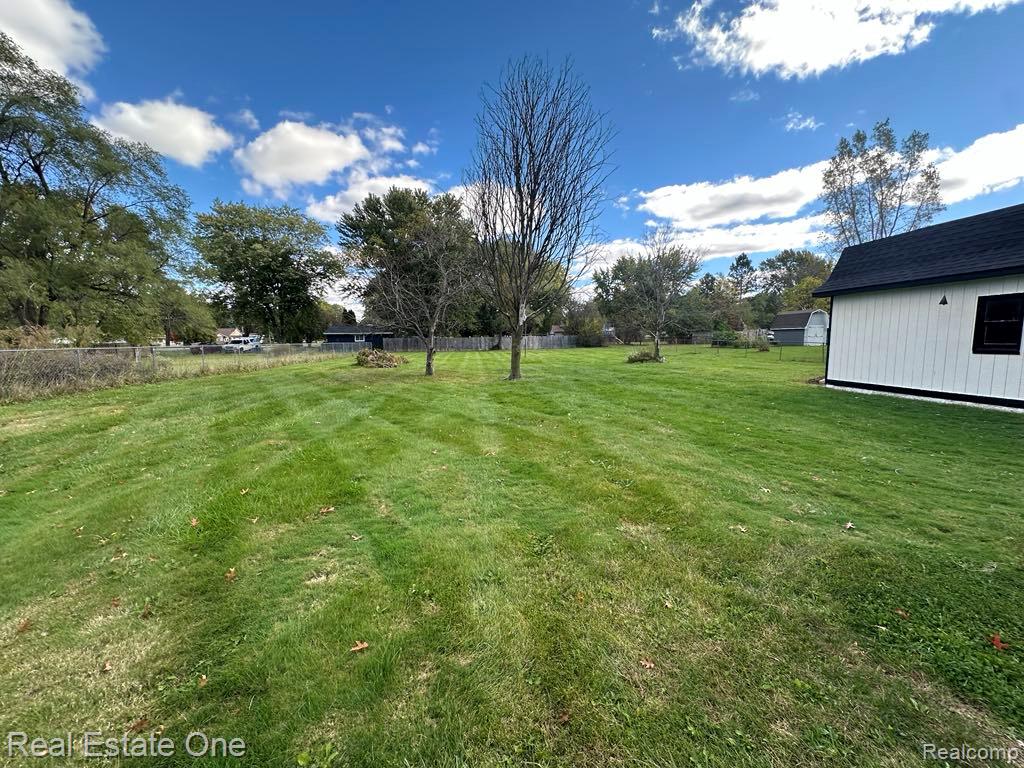 5481 Belsay Road, Grand Blanc, MI 48439 — Photo 27