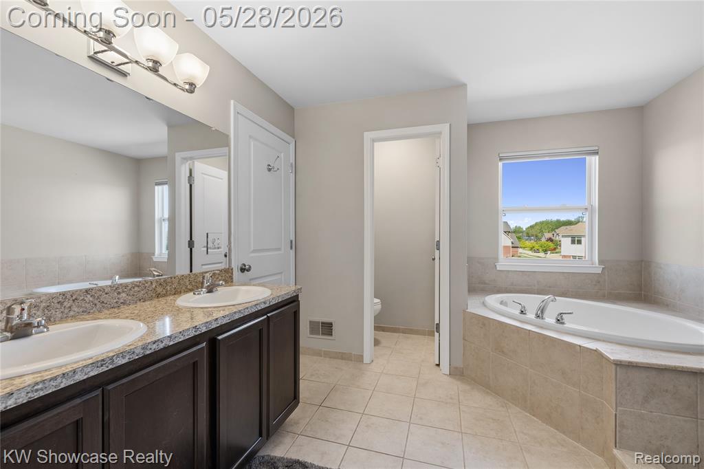 24871 Valleywood Drive, 47, South Lyon, MI 48178 — Photo 17