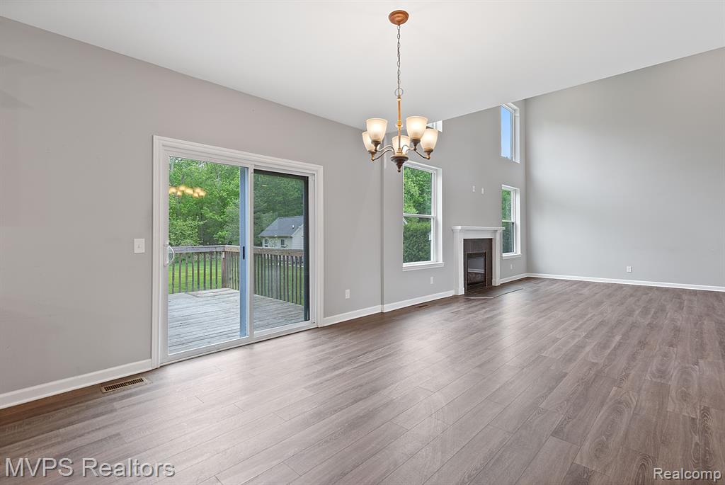 5325 SHOREWOOD Drive, Fort Gratiot, MI 48059 — Photo 16