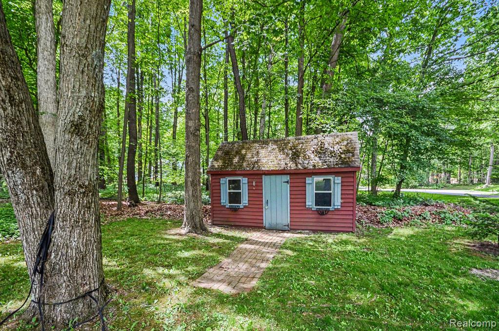 1435 Rolling Hills Drive, Howell, MI 48843 — Photo 23