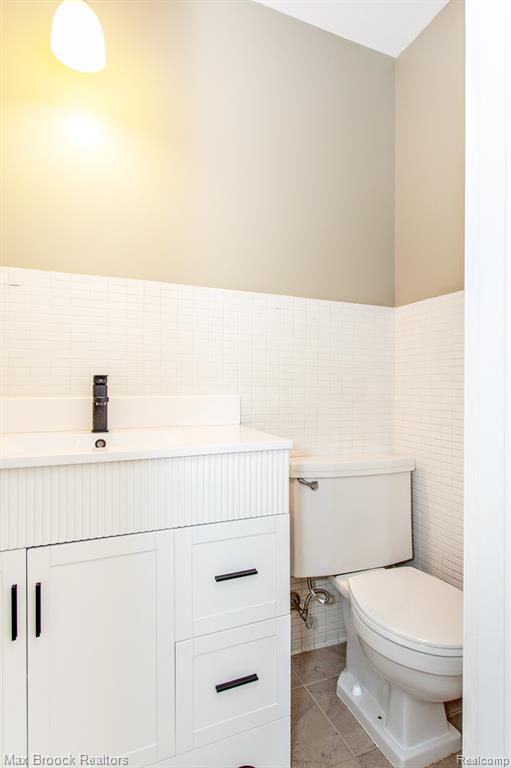 25830 Berkley Avenue, Huntington Woods, MI — Photo 18
