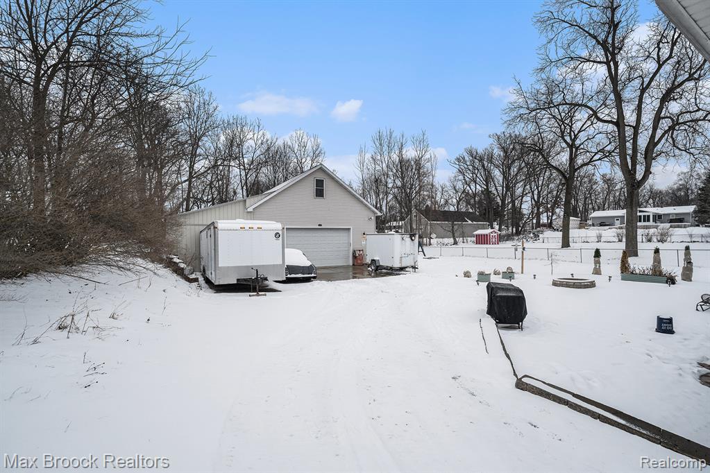 11412 Delmar Drive, Fenton, MI 48430 — Photo 47