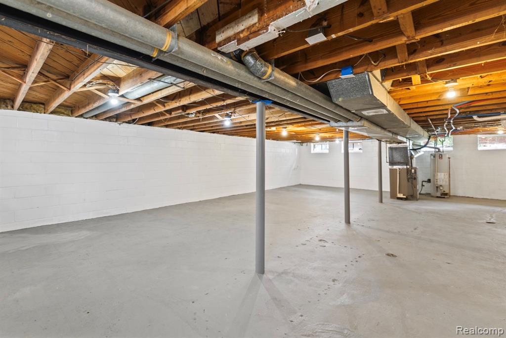 33091 Barton Street, Garden City, MI — Photo 17
