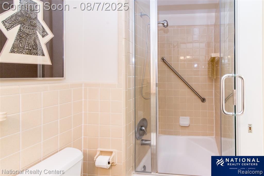 4933 Malibu Drive, Bloomfield Hills, MI 48302 — Photo 54