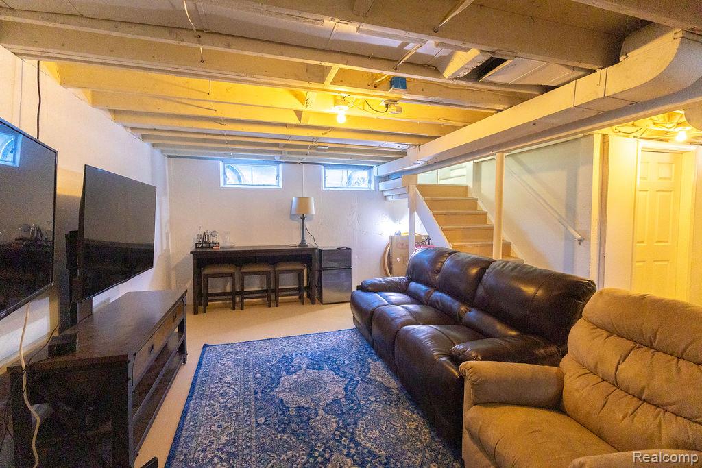 823 Southwood Drive, Fenton, MI 48430 — Photo 17