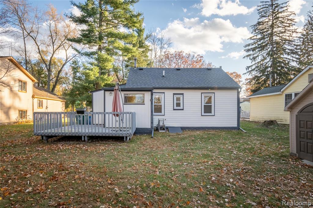 8370 Arlis Street, Commerce Twp, MI 48382 — Photo 28