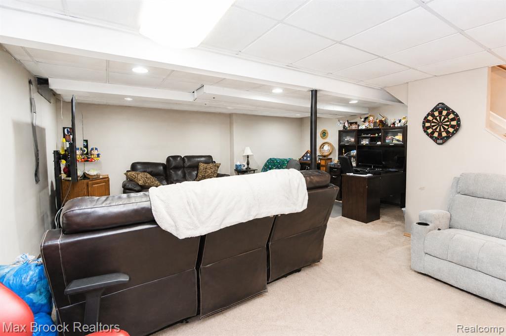 8952 Cynthia Court, Commerce Twp, MI 48382 — Photo 41