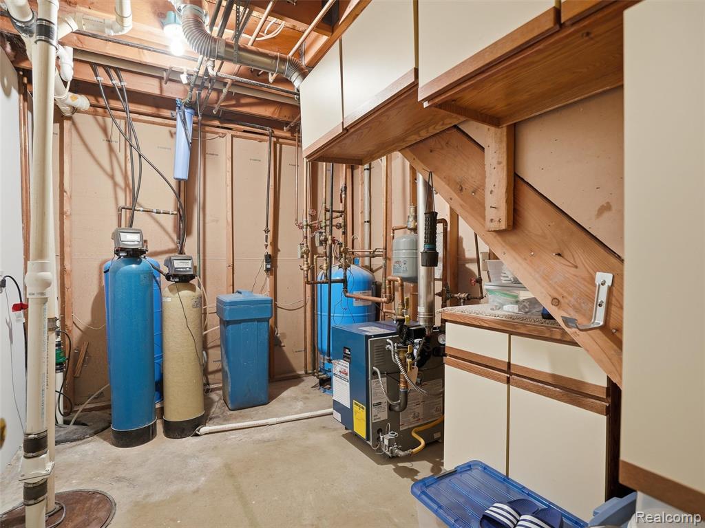 4965 Grover Drive, Brighton, MI 48116 — Photo 38