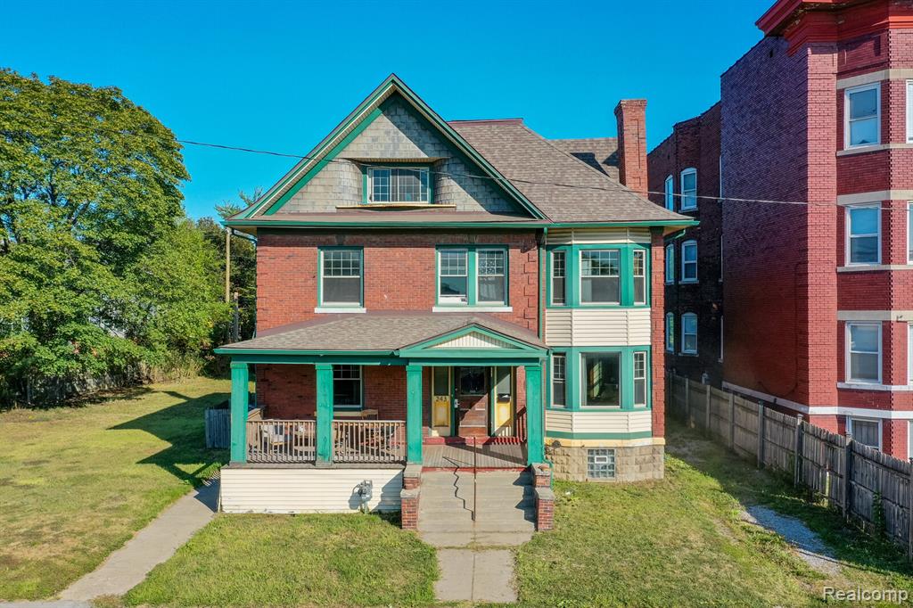 243 E Edsel Ford