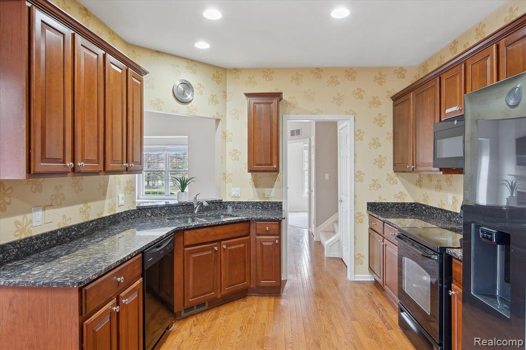 1902 PADDOCK Lane, Canton, MI 48188 — Photo 17
