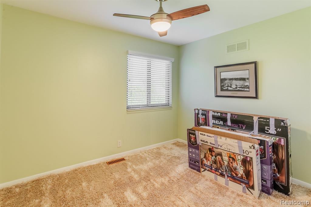 3140 LINDENWOOD Drive, Dearborn, MI 48120 — Photo 21