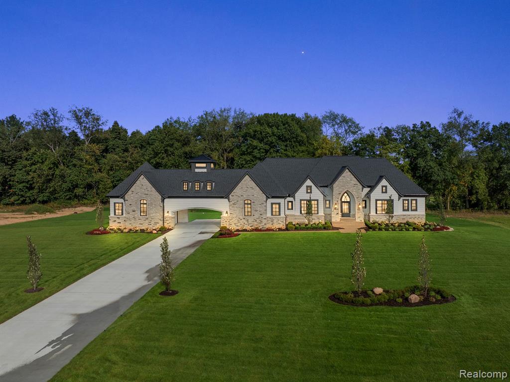 70501 Renata Court, Bruce, MI 48065 — Photo 2