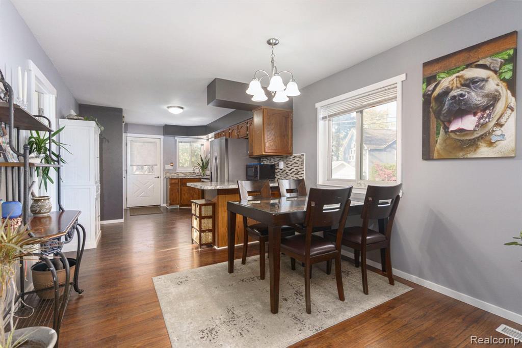 5404 SARVIS Avenue, Waterford, MI 48327 — Photo 9