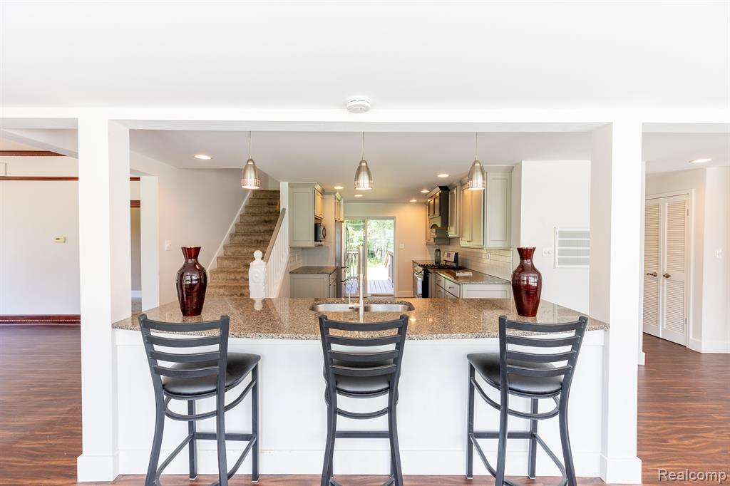 7950 ISLAND Boulevard, Grosse Ile, MI 48138 — Photo 11