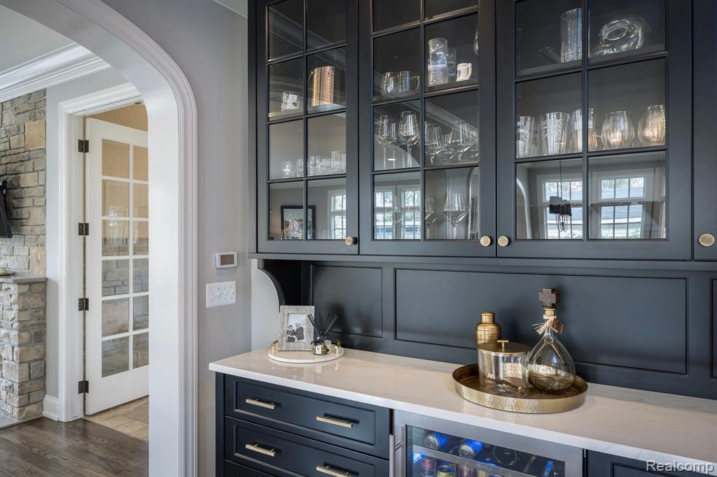 911 BROOKWOOD Street, Birmingham, MI 48009 — Photo 9