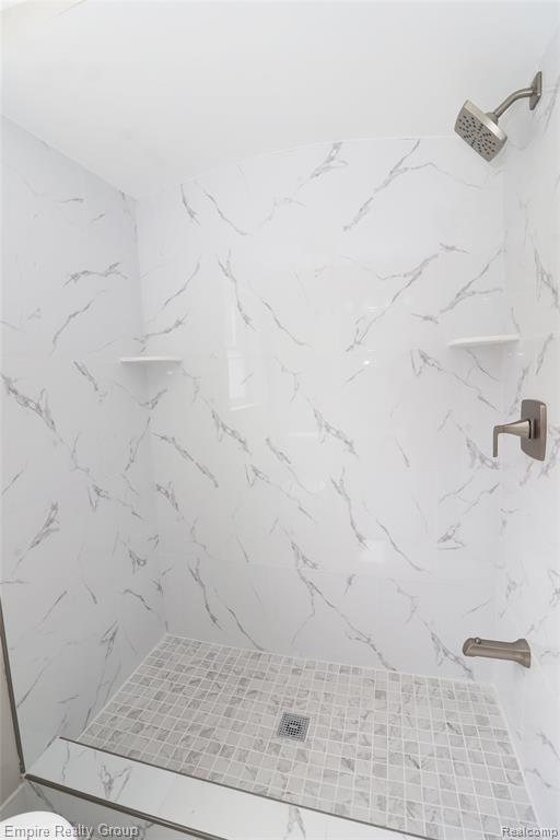 5743 N Highland Street, Dearborn Heights, MI 48127 — Photo 16