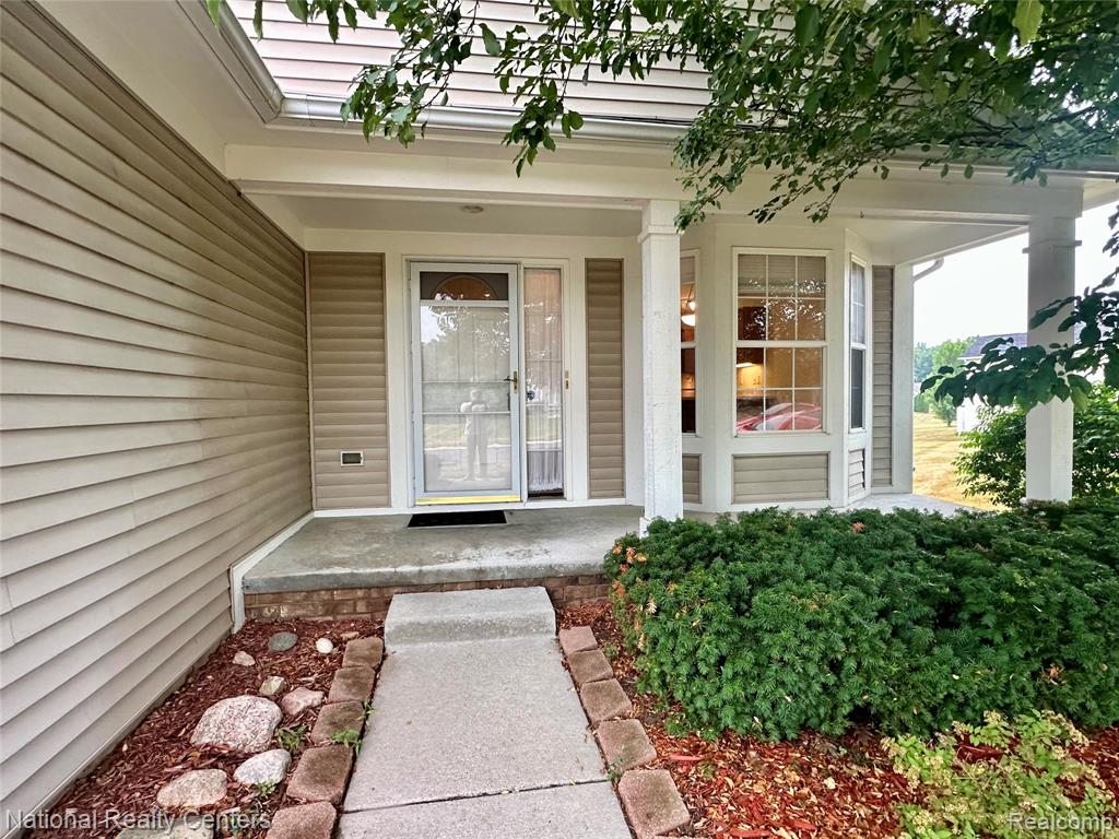 5164 Sandalwood Circle, Grand Blanc, MI 48439