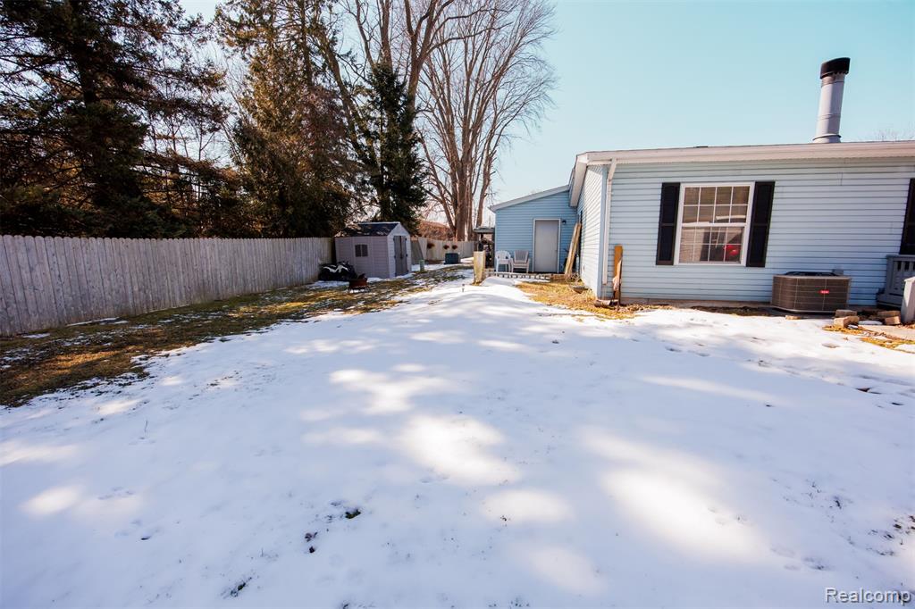 8016 Harbour Drive, MI — Photo 8