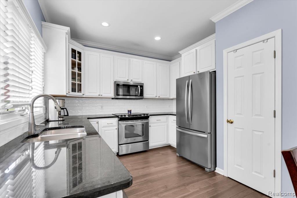 54745 Four Seasons Drive, Utica, MI 48316 — Photo 10