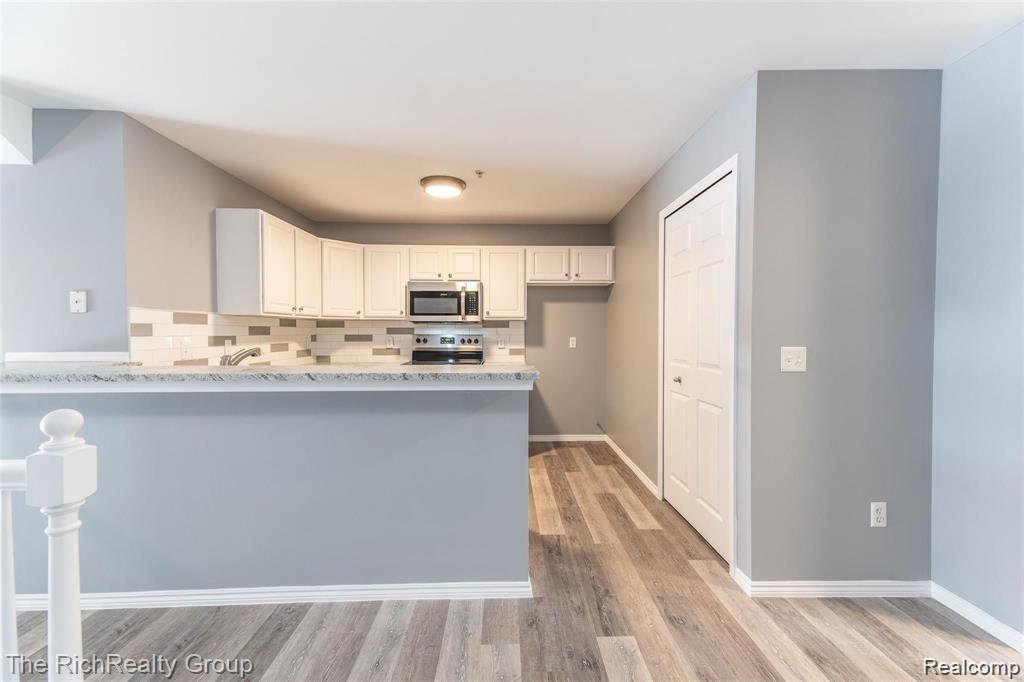 50115 Harding Street, Canton, MI 48188 — Photo 10