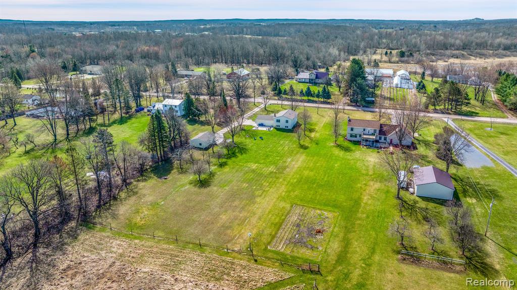 8255 BURPEE Road, Grand Blanc, MI 48439 — Photo 39