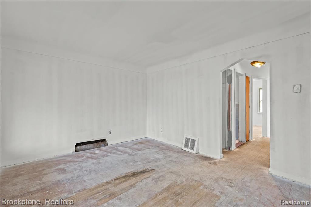 7690 Heyden Street, Detroit, MI 48228 — Photo 6