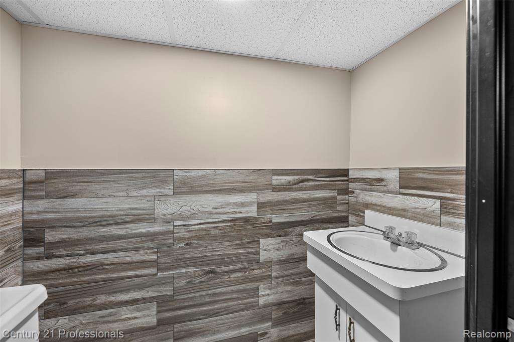 7106 Bridge Way W, West Bloomfield, MI — Photo 27
