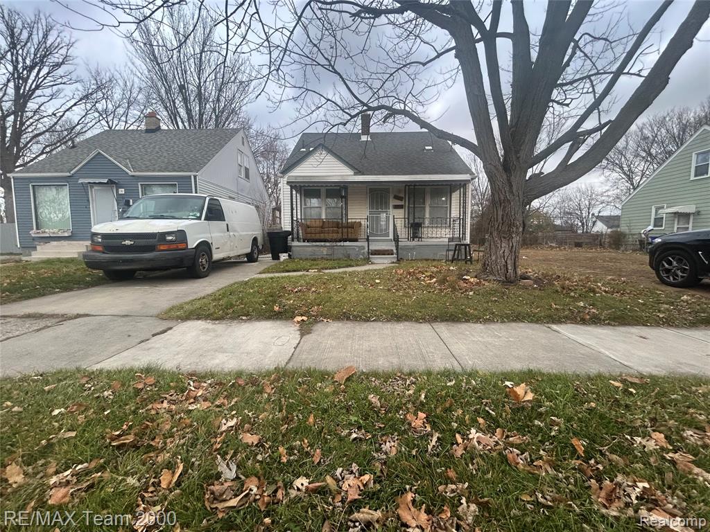 6352 Evergreen Avenue, Detroit, MI 48228 — front exterior