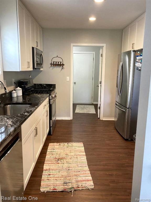 2054 MAPLEHURST Drive, 46, Commerce Twp, MI 48390 — Photo 6