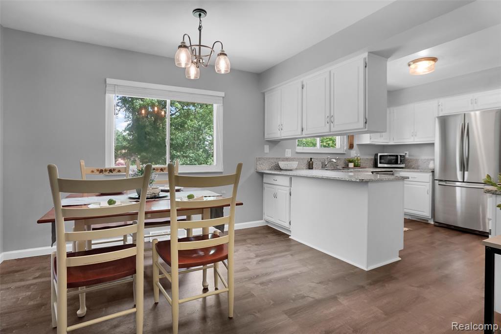 9851 Atwood Drive, South Lyon, MI 48178 — Photo 8