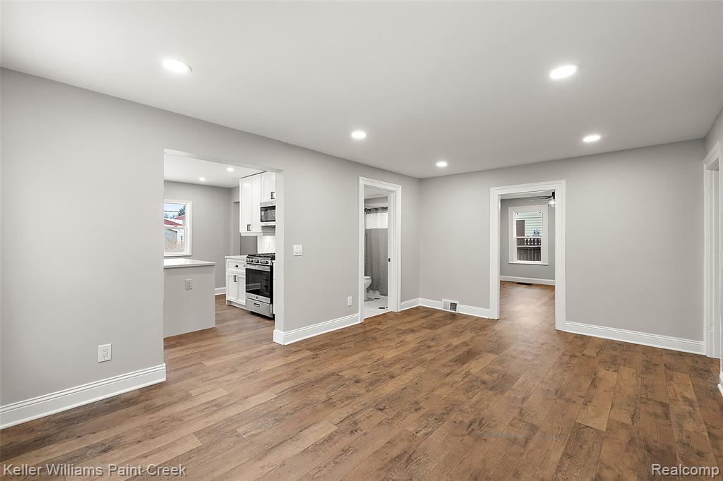 88 E Elmwood, Leonard, MI 48367 — Photo 8