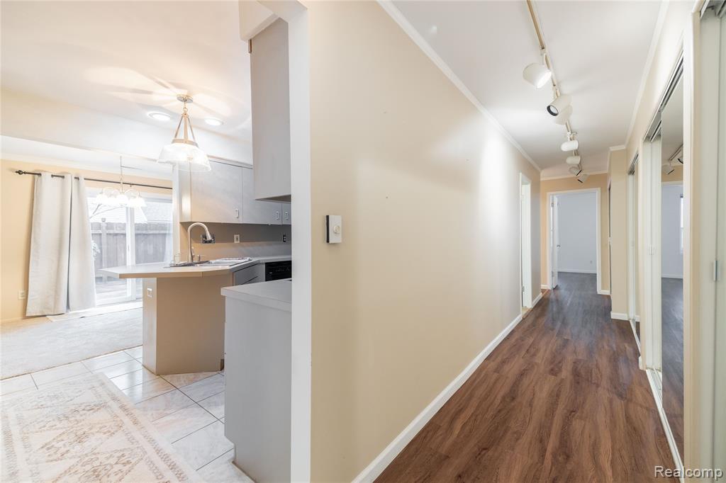 8063 Colony Drive, 1, Grosse Ile, MI 48138 — Photo 14