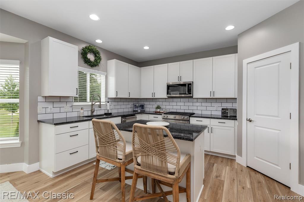 801 Kestrel Court, South Lyon, MI 48178 — Photo 14